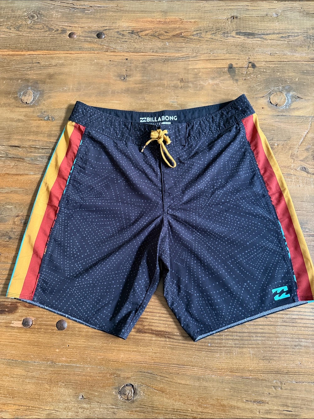 Billabong Boardshorts 
Size: 32